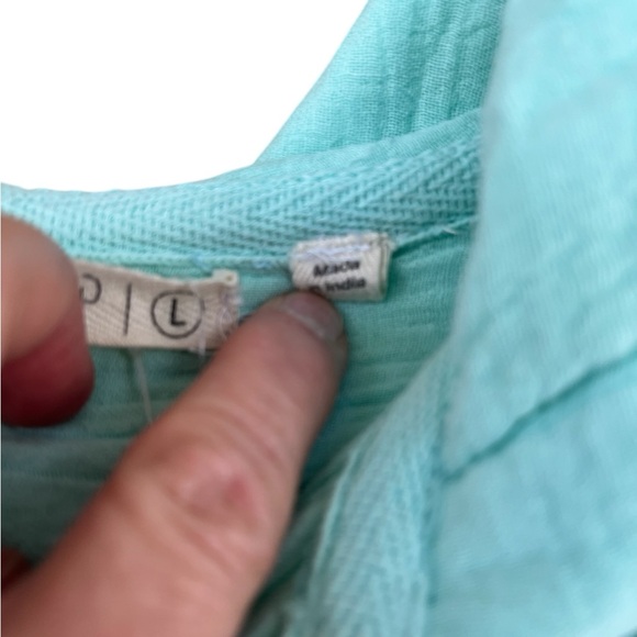 Uncharted Turquoise Hooded Button-Down Shirt - Picture 6 of 11